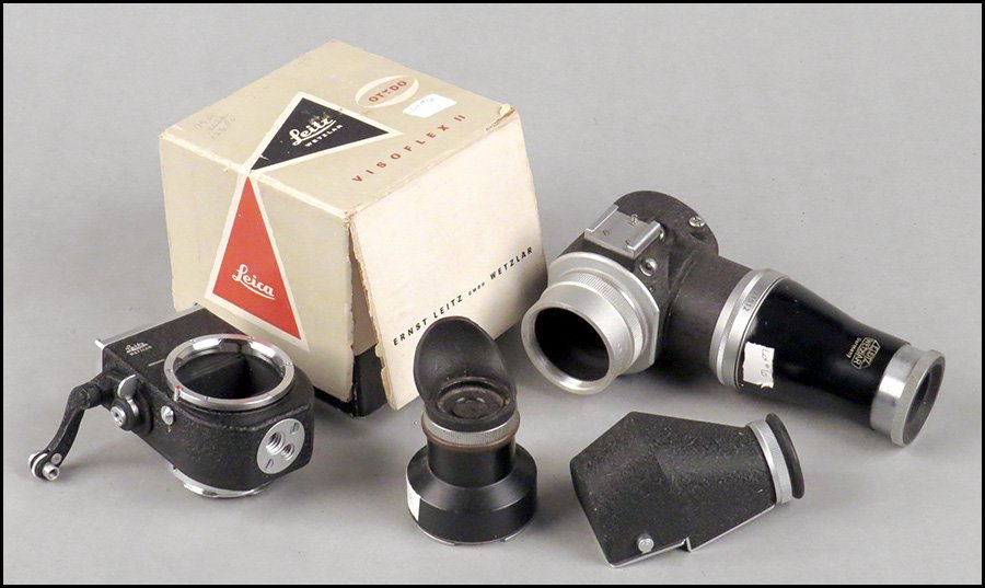 LEICA VISOFLEX II OTYDO.: LEICA VISOFLEX II OTYDO. In its original box. Together with an assortment of Leitz camera accessories