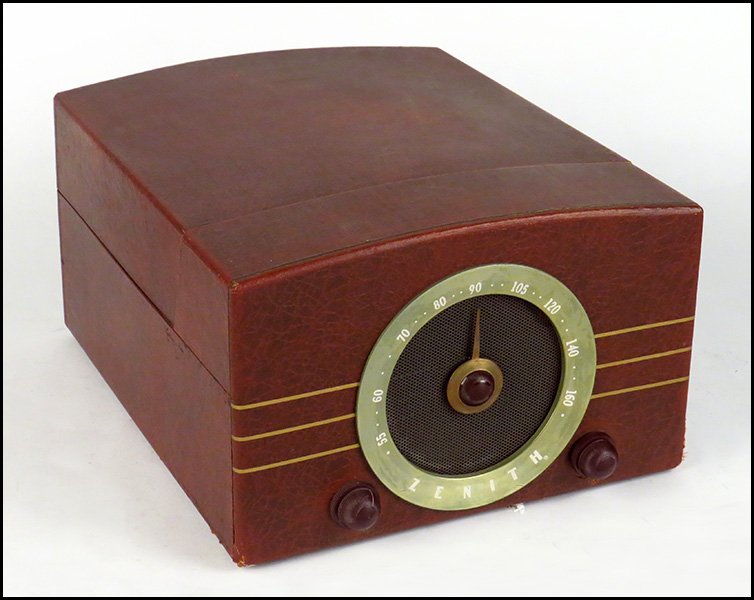ZENITH COBRAMATIC RADIO/PHONOGRAPH.