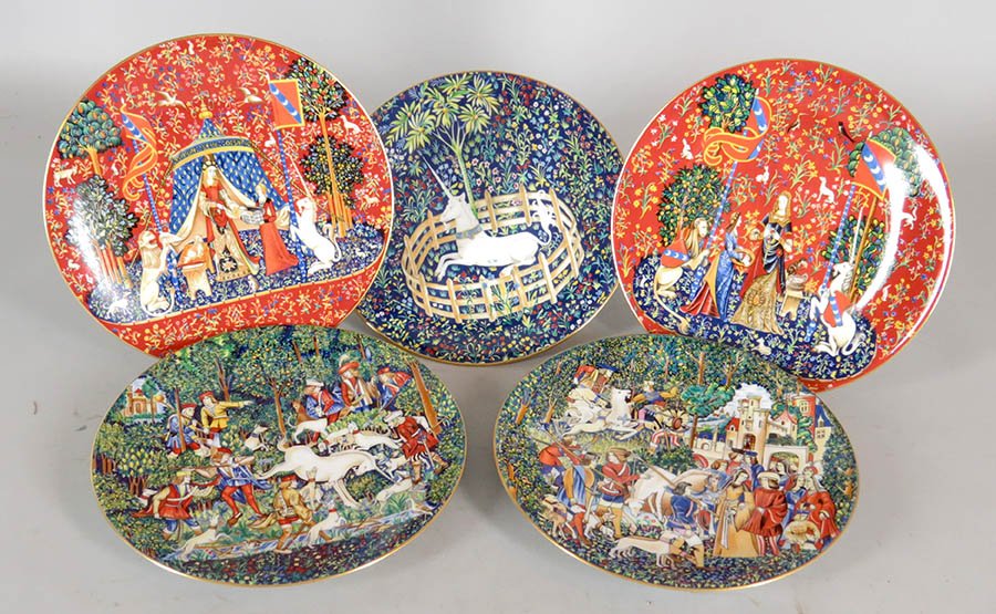 GROUP OF TWELVE LIMOGES BY ROBERT HAVILAND & C. PARLON : GROUP OF TWELVE LIMOGES BY ROBERT HAVILAND & C. PARLON PORCELAIN PLATES. Gilt rim, limited editions, in their original fleur-de-lis motif boxes. Made in France Plate diameter: 10''