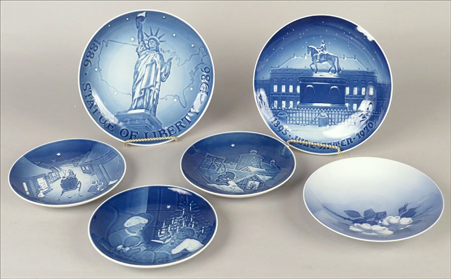 COLLECTION OF BING & GRONDAHL 'JULE AFTER' CHRISTMAS: COLLECTION OF BING & GRONDAHL 'JULE AFTER' CHRISTMAS PLATES. Together with three Bing and Grondahl collector plates including the 1886/1986 Statue of Liberty, the 1895/1965 Pa Vej Til Kirke, the 1895/