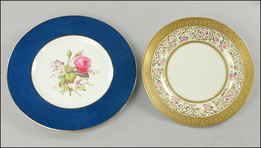 A SET OF TWELVE SPODE PORCELAIN DINNER PLATES.: A SET OF TWELVE SPODE PORCELAIN DINNER PLATES. Together with a set of twelve Crown porcelain luncheon plates