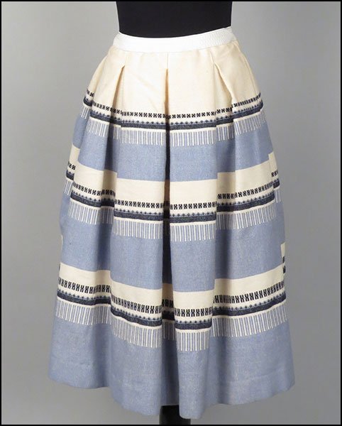 THE GLOBETROTTER SHOP MARSHALL FIELD & CO. WOOL AND: THE GLOBETROTTER SHOP MARSHALL FIELD & CO. WOOL AND COTTON BLEND NORWEGIAN PRINT SKIRT. Size 16 $75/$125 With a self belt. Bearing an elastic waist, with a zip front