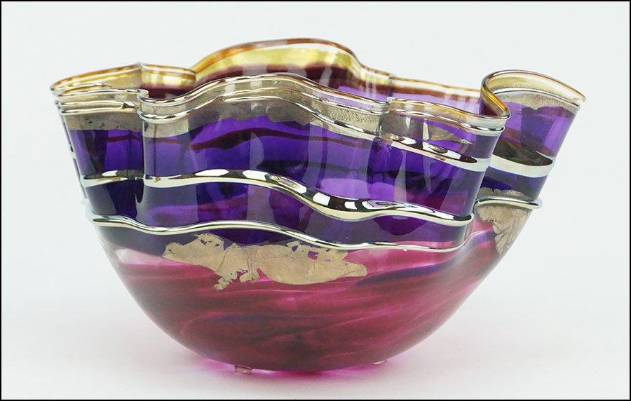 SCOTT AND LAURA CURRY 'RIBBON' EDGE ART GLASS CENTER: SCOTT AND LAURA CURRY 'RIBBON' EDGE ART GLASS CENTER BOWL. Signed and dated '97' beneath H: 7.5'' Diameter: 13.5''