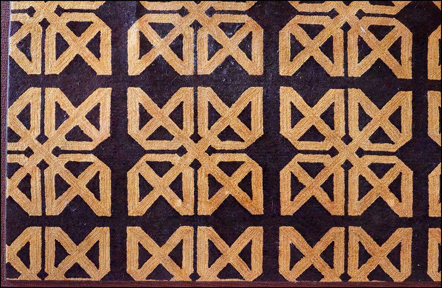 AN EDWARD FIELDS CONTEMPORARY RUG.: AN EDWARD FIELDS CONTEMPORARY RUG. 7' x 6' 6''