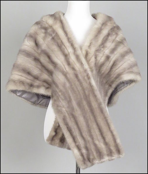 A BLUE IRIS MINK STOLE.: A BLUE IRIS MINK STOLE. Satin lined