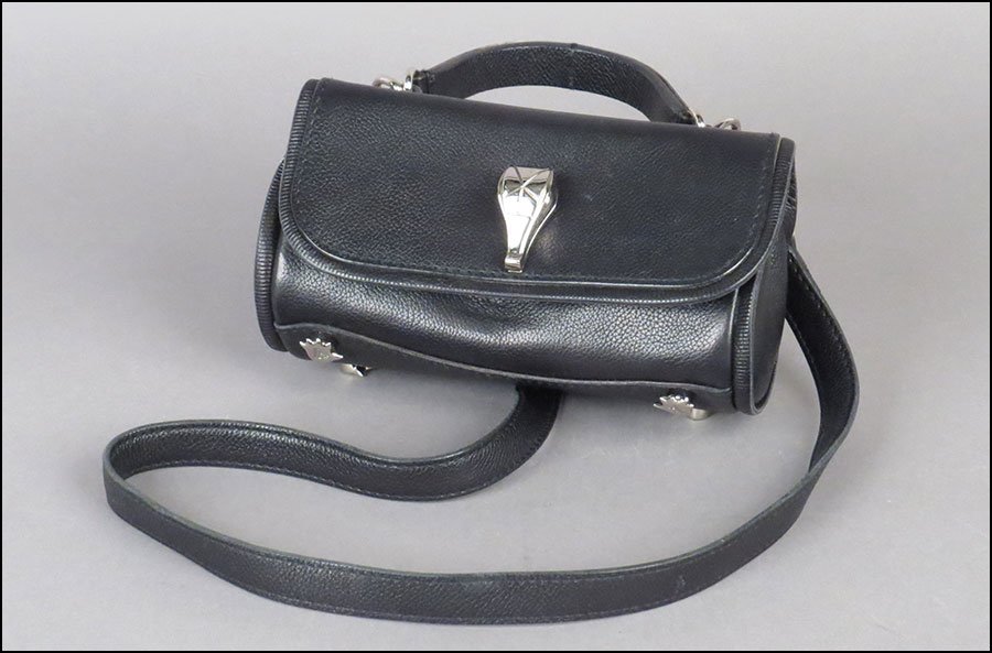 A BARRY KIESELSTEIN-CORD BLACK LEATHER SHOULDER BAG.: A BARRY KIESELSTEIN-CORD BLACK LEATHER SHOULDER BAG. Made in Italy. Raised on animal feet. With a single strap and a handle