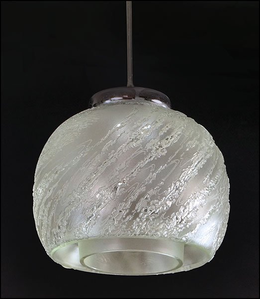 AN ITALIAN MURANO GLASS SINGLE LIGHT HANGING FIXTURE.: AN ITALIAN MURANO GLASS SINGLE LIGHT HANGING FIXTURE. Clear, with texture. Unsigned H: 27'' Diameter: 11.5''