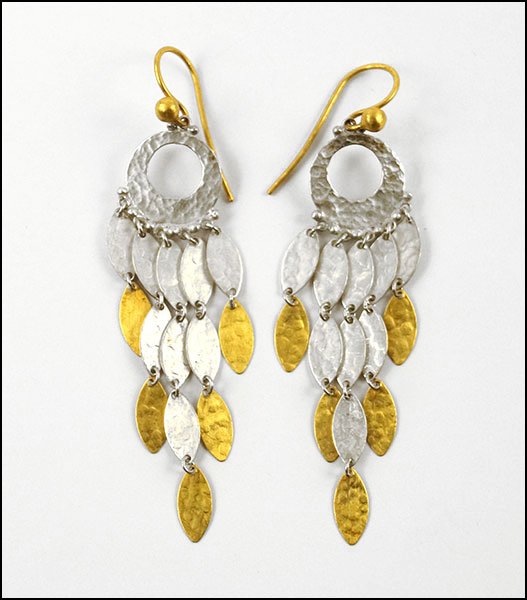 A PAIR OF GURHAN WILLOW STERLING SILVER AND 24 KARAT: A PAIR OF GURHAN WILLOW STERLING SILVER AND 24 KARAT GOLD FIVE STRAND EARRINGS. Containing five strands of hammered sterling silver and 24 karat gold segments. Stamped en verso Length: 3" Weight: 7.3 