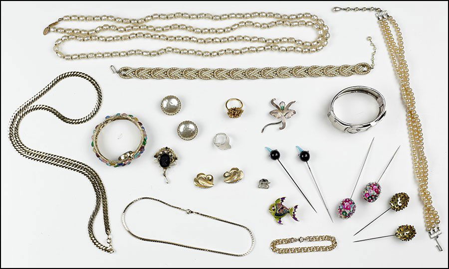 A MIRIAM HASKELL FAUX BAROQUE PEARL SINGLE STRAND: A MIRIAM HASKELL FAUX BAROQUE PEARL SINGLE STRAND NECKLACE. Together with a pair of Miriam Haskell faux baroque pearl earclips, a Ciner faux pearl necklace, a pair of Trifair earclips, a Mandle fish b