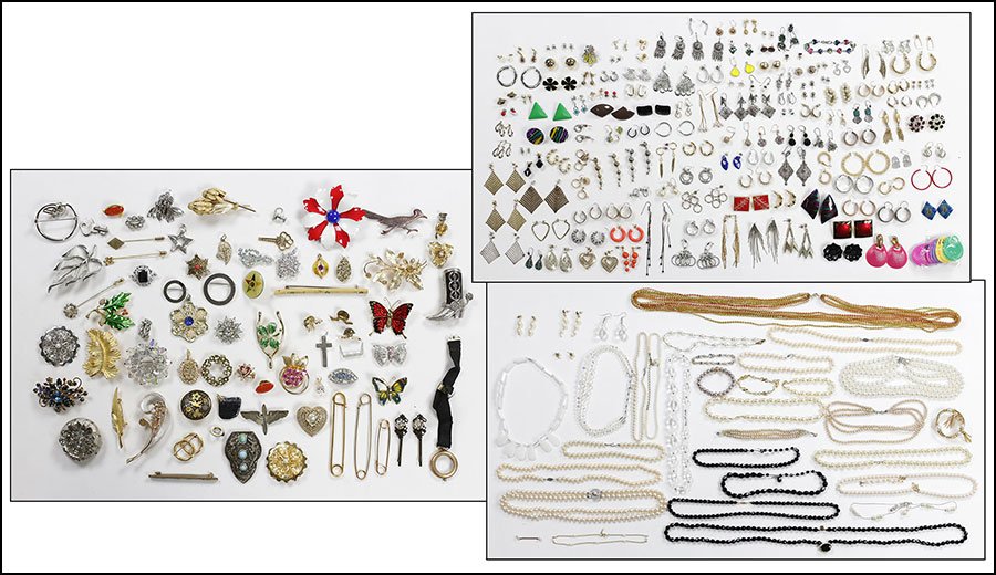 A COLLECTION OF FAUX PEARL JEWELRY.: A COLLECTION OF FAUX PEARL JEWELRY. Comprising necklaces, bracelets, and earrings. Together with faceted black and clear glass beaded jewelry. Together with a collection of brooches and earrings