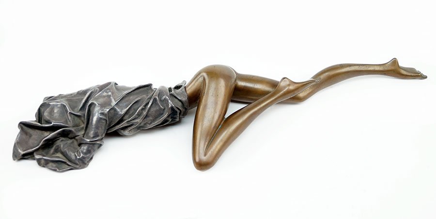 BRUNO BRUNI (ITALIAN, B. 1935) VENUS SDRAIATA.: BRUNO BRUNI (ITALIAN, B. 1935) VENUS SDRAIATA. Bronze sculpture. Underside bears artist initials, foundry mark, 'Venturi Arte', and is numbered 354/1000 3.5" x 31.5" x 10"