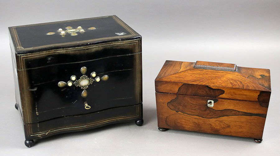 An English Mahogany Tea Caddy. (1 of 2)