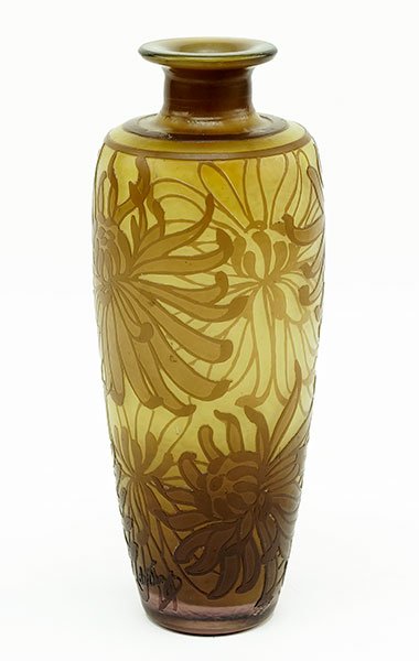 A Devez Cameo Glass Vase. (1 of 2)