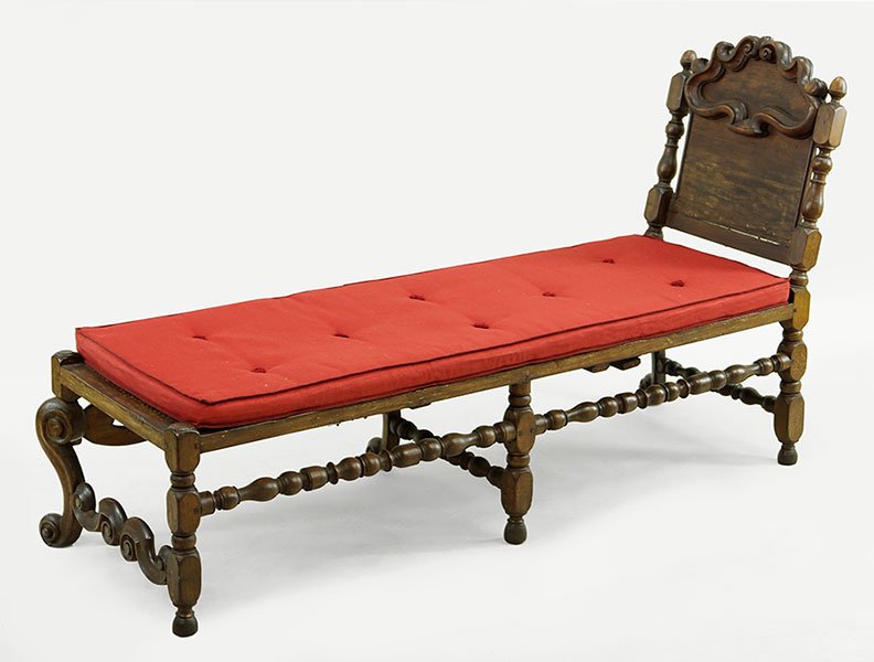 An William & Mary Style  English Carved Oak Day Bed. (1 of 1)