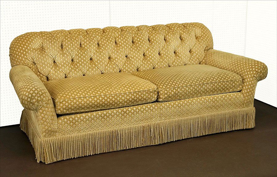 A Contemporary Upholstered Sofa. (1 of 1)