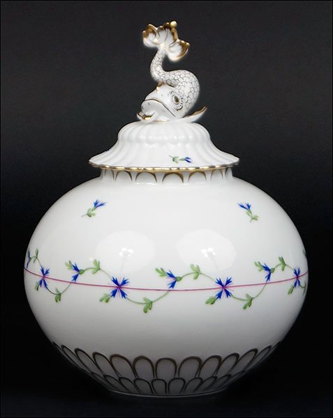 A Herend Porcelain Round Box. (1 of 2)