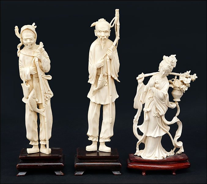 Two 19th Century Chinese Carved Ivory Figures Depicting (1 of 2)