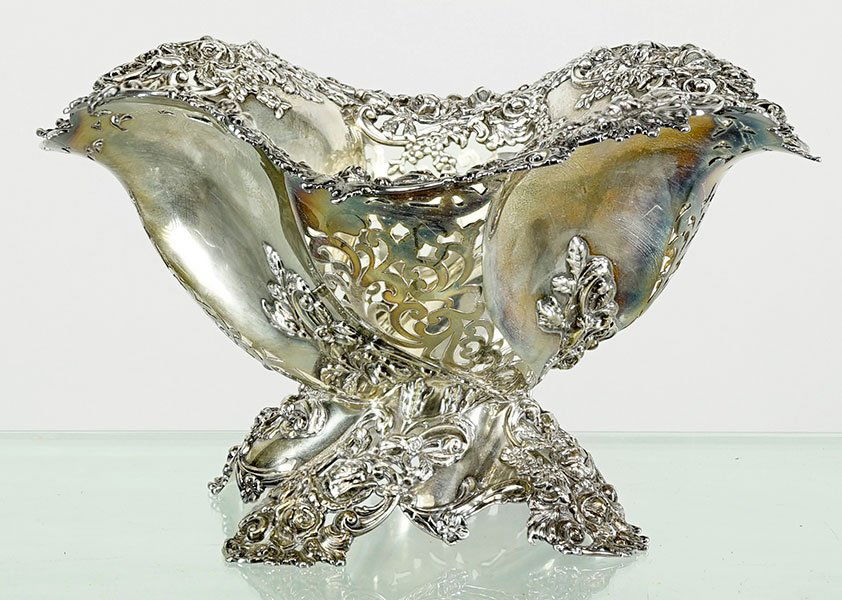 An American Filigree Sterling Silver Bowl. (1 of 2)