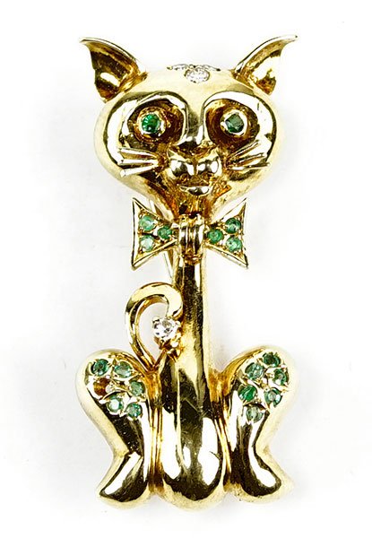 A 14 Karat Yellow Gold Cat Brooch / Pendant. (1 of 1)