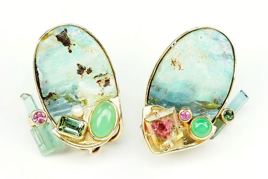 A Pair of Semi-Precious Stone Earrings. (1 of 1)