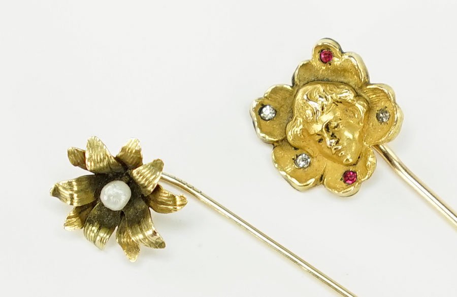 A Victorian 10 Karat Yellow Gold And Seed Pearl Flower (1 of 2)