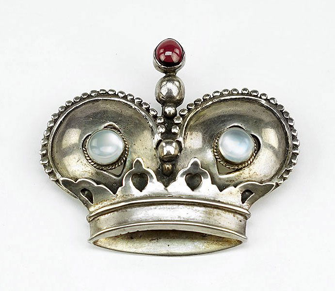 A Garnet, Moonstone, And Silver Crown Brooch. (1 of 1)