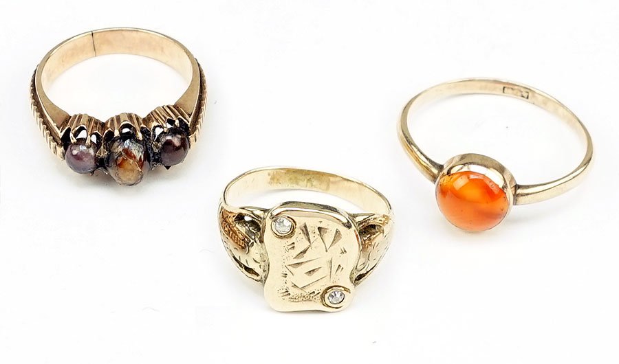 An Edwardian Carnelian And 9 Karat Yellow Gold Ring. (1 of 1)