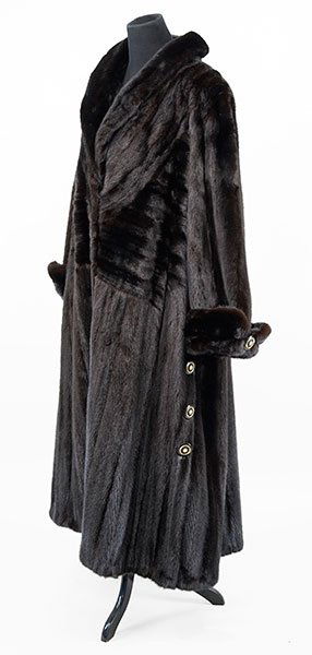 A Black Swing Mink Coat. (1 of 1)