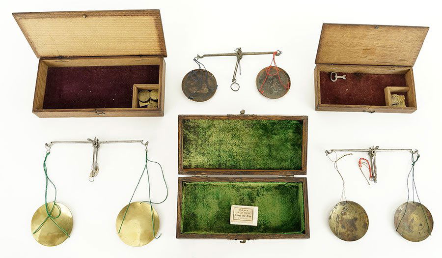 An English 18th & 19th Scale Set. (1 of 2)