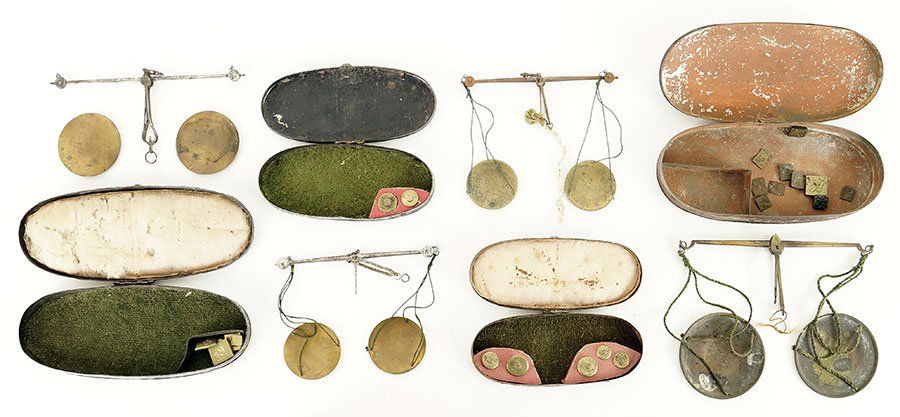 A Set Of Four English Japanned Iron & Tin Oval Case (1 of 2)
