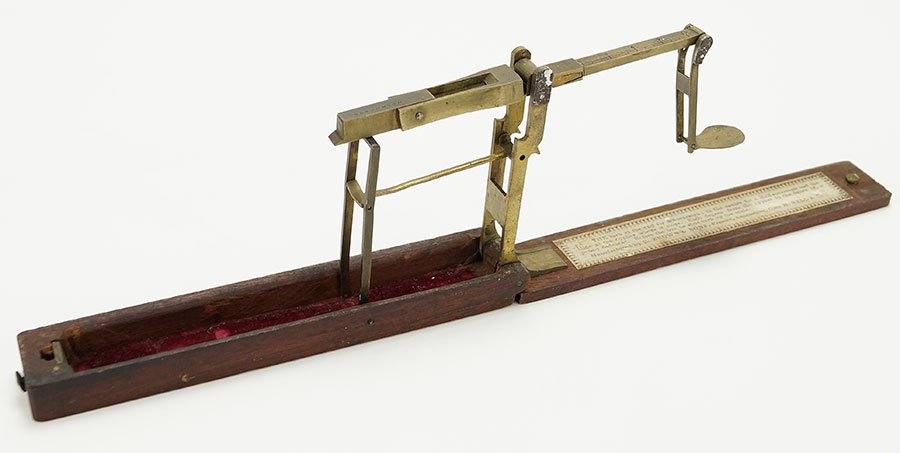 A Brown & Son Folding Brass Scale. (1 of 2)