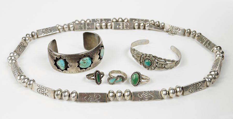 A Native American Silver Bead Necklace. (1 of 1)