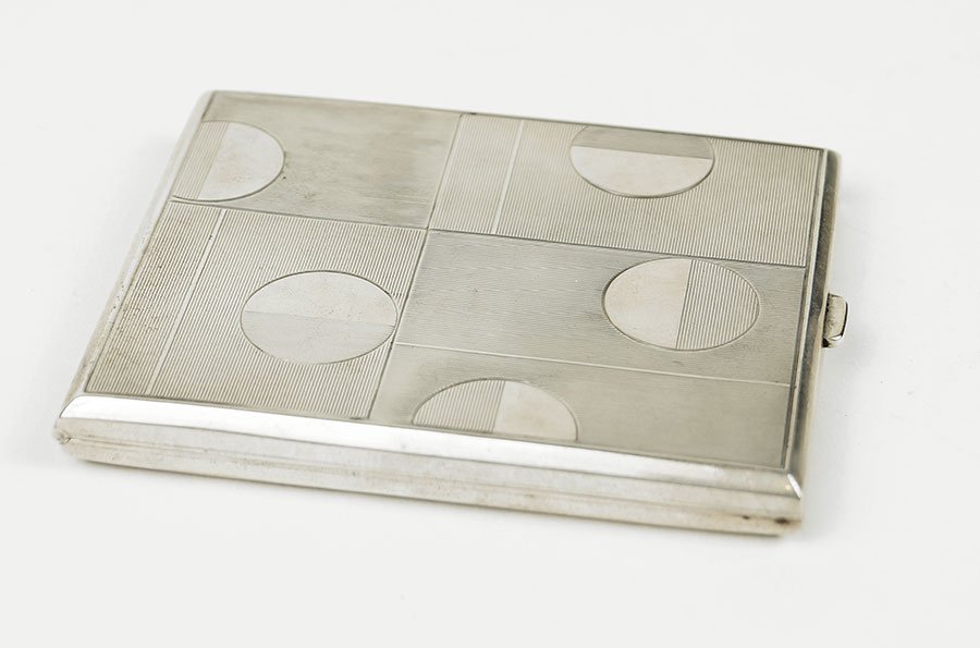 An Art Deco Cigarette Case. (1 of 1)