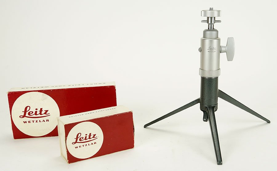 A Leica Table Top Tripod And Head. (1 of 1)