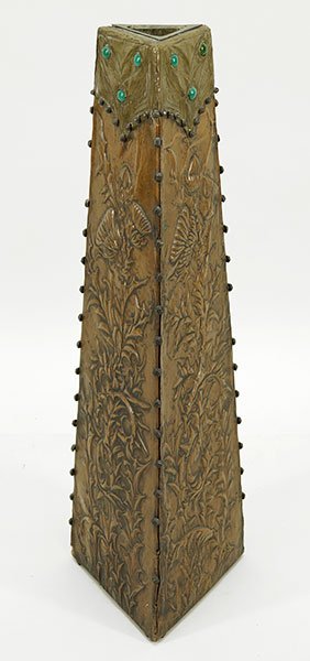 A French L'Art Pratique Vase. (1 of 1)