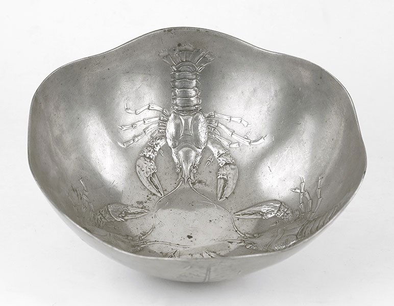 Hugo Leven (19h Century ) A Kayserzinn Pewter Bowl.: Hugo Leven (19h Century ) A Kayserzinn Pewter Bowl. Pewter bowl with a wavy edge. Interior bears repousse decoration of three lobsters 3.5" x 9.5"
