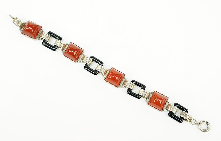 An Art Deco Sterling Silver And Glass Bracelet. (1 of 1)