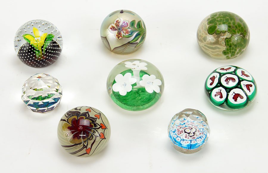 A Zephyr Studio Art Glass Paperweight. (1 of 1)