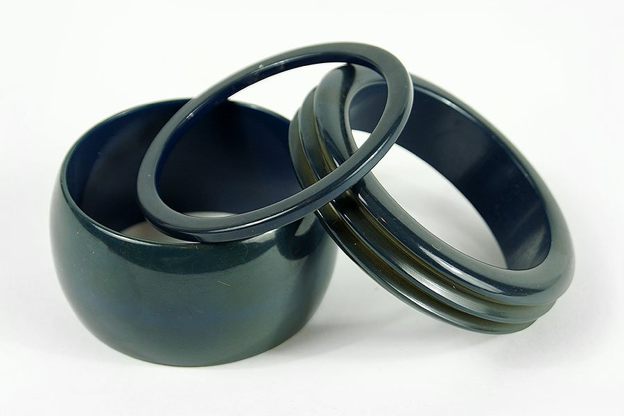 Three Navy Blue Bakelite Bangle Bracelets. (1 of 1)
