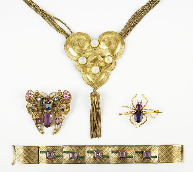 A German Art Deco Goldtone And Paste Bracelet. (1 of 1)