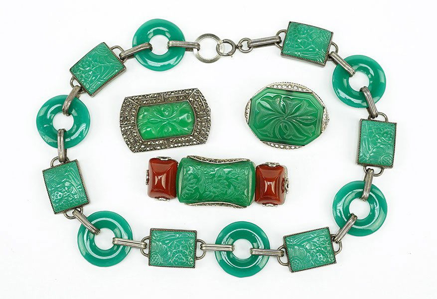 An Art Deco Sterling Silver And Green Paste Choker (1 of 1)