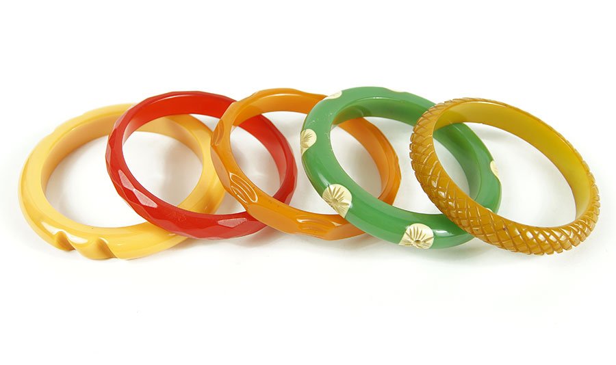 A Green And Ivory Color Polka Dot Bakelite Bangle (1 of 1)