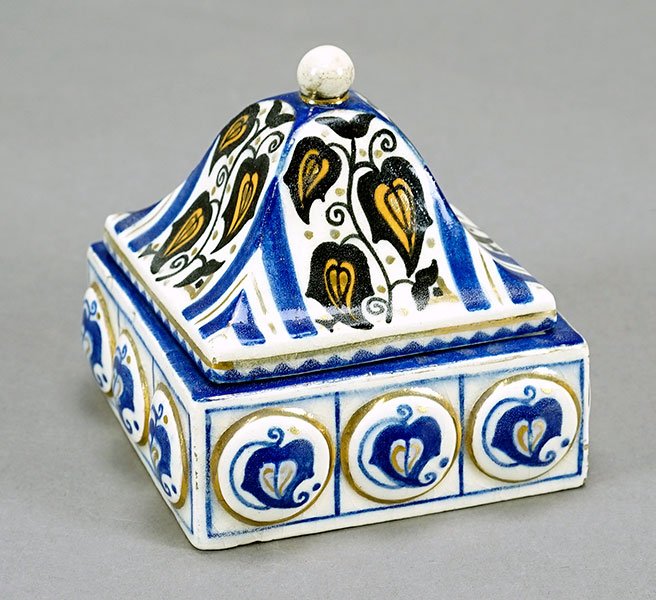 Josef Zotti (1882-1953) A Covered Box. (1 of 1)