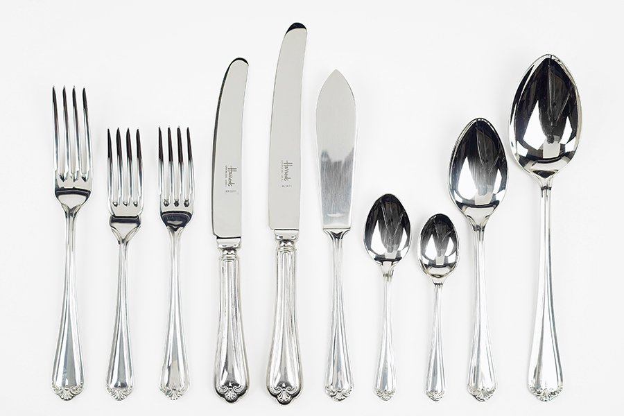 An English Silverplate Flatware Service. (1 of 1)