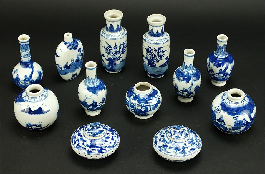 A Collection Of Twelve Chinese Blue And White Porcelain (1 of 9)
