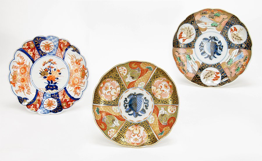 A Set of Eight 20th Century Kutani Porcelain Dishes. (1 of 1)