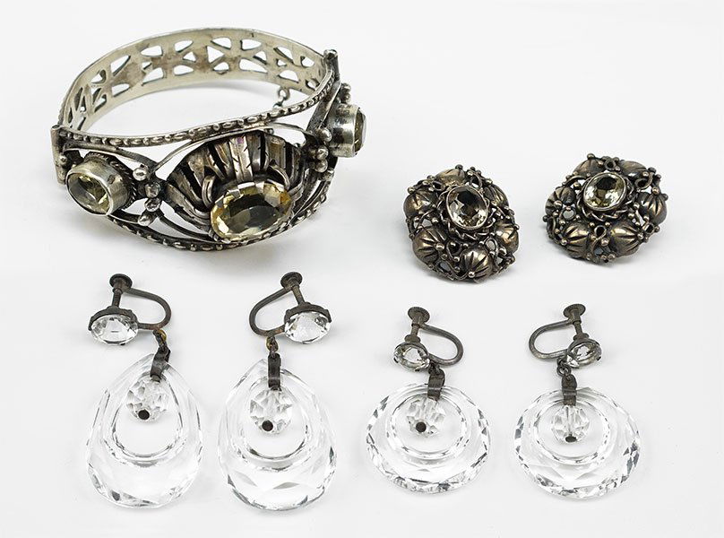 A Quartz And Silver Clamper Bracelet. (1 of 1)