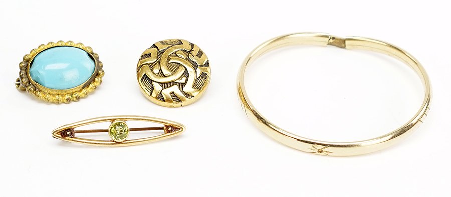 A Victorian Peridot Brooch. (1 of 1)