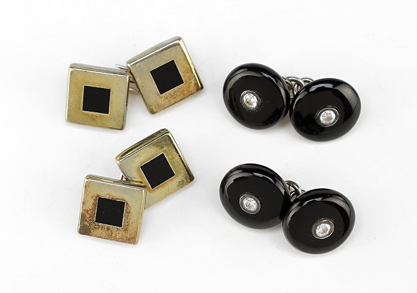 A Pair of Black Onyx and Sterling Silver Cufflinks. (1 of 1)