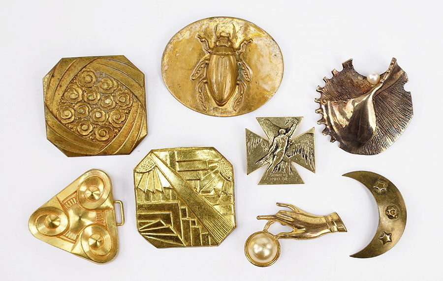 An R. Lalique Journee Du Poilu 1915 Pin. (1 of 1)